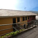 081b) Historic Il Vigneto 49, Sea View, Balcony, Free Private Parking شقة