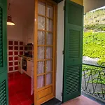 081b) Historic Il Vigneto 49, Sea View, Balcony, Free Private Parking * مونيلّي