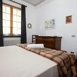 081b) Historic Il Vigneto 49, Sea View, Balcony, Free Private Parking *
