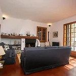 081b) Historic Il Vigneto 49, Sea View, Balcony, Free Private Parking شقة مونيلّي