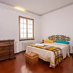 081b) Historic Il Vigneto 49, Sea View, Balcony, Free Private Parking مونيلّي
