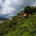 081b) Historic Il Vigneto 49, Sea View, Balcony, Free Private Parking شقة *