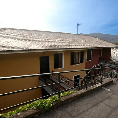 081b) Historic Il Vigneto 49, Sea View, Balcony, Free Private Parking Apartment