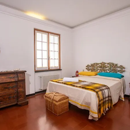 081b) Historic Il Vigneto 49, Sea View, Balcony, Free Private Parking 莫内利亚