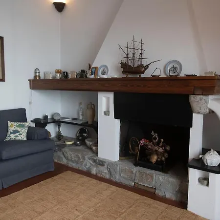 081b) Historic Il Vigneto 49, Sea View, Balcony, Free Private Parking