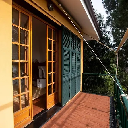 Apartment 081b) Historic Il Vigneto 49, Sea View, Balcony, Free Private Parking