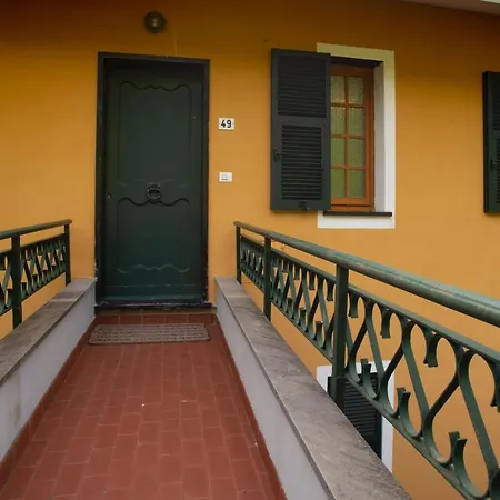 081b) Historic Il Vigneto 49, Sea View, Balcony, Free Private Parking * Moneglia