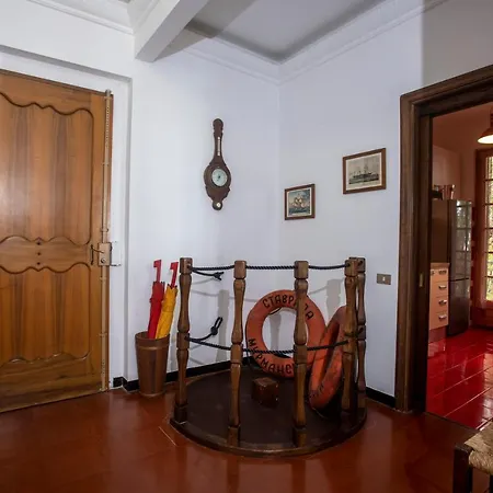 081b) Historic Il Vigneto 49, Sea View, Balcony, Free Private Parking