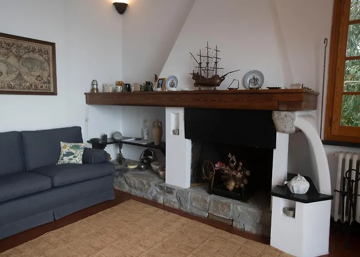 081b) Historic Il Vigneto 49, Sea View, Balcony, Free Private Parking