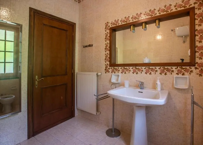 081b) Historic Il Vigneto 49, Sea View, Balcony, Free Private Parking Apartman *