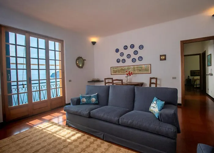 081b) Historic Il Vigneto 49, Sea View, Balcony, Free Private Parking Apartman *