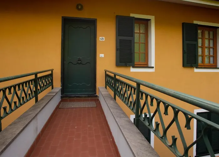 081b) Historic Il Vigneto 49, Sea View, Balcony, Free Private Parking * Moneglia