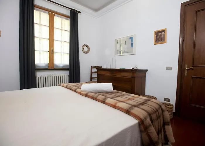 081b) Historic Il Vigneto 49, Sea View, Balcony, Free Private Parking *