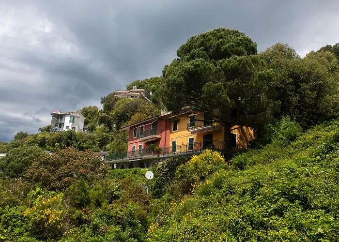 081b) Historic Il Vigneto 49, Sea View, Balcony, Free Private Parking Apartman Moneglia